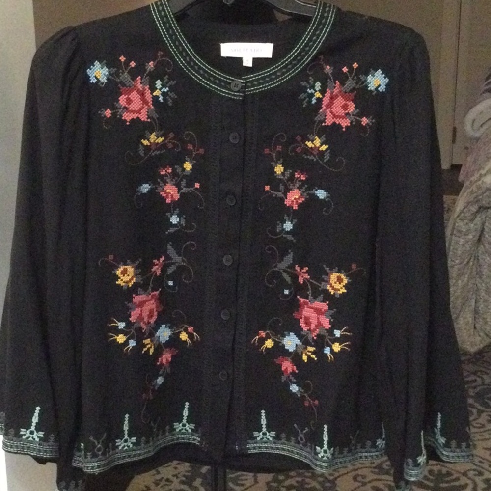 Solitaire Black Floral Embroidered Button-Front Blouse